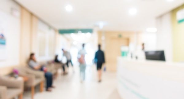 clínicas de transplante capilar - imagem da recepção de uma clínica capilar