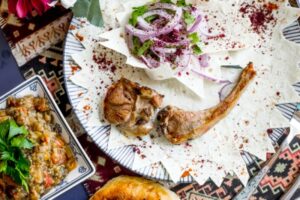Kebab, prato charmoso dos melhores restaurantes árabes do Brasil 