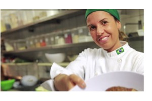 Primeiramente, Morena Leite, renomada chef, lidera o prestigiado restaurante Capim Santo, em São Paulo. Ela é, sem dúvida, uma das melhores chefs de ratatouille do Brasil.